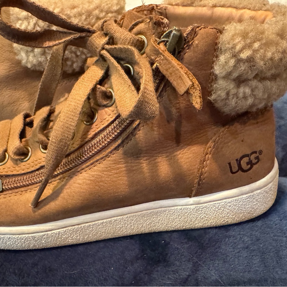 UGG Brown Leather Sneakers with Shearling - Picture 4 of 8